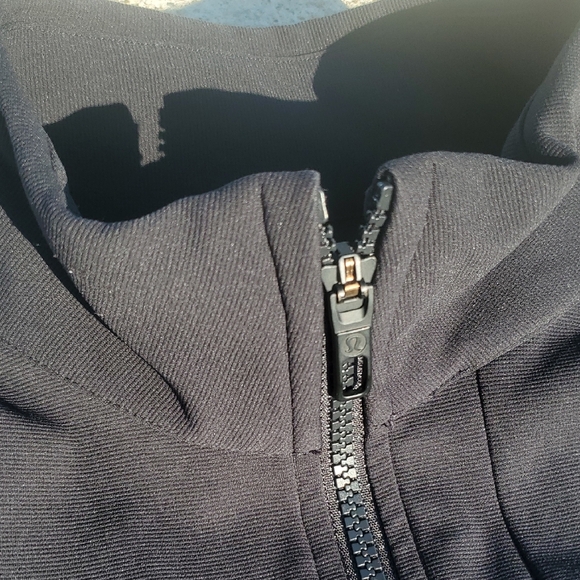 Men's Lululemon Black Jacket Large - Picture 5 of 16